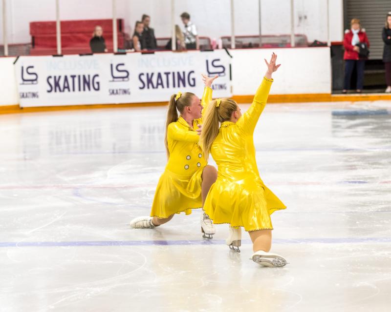 Skating duet